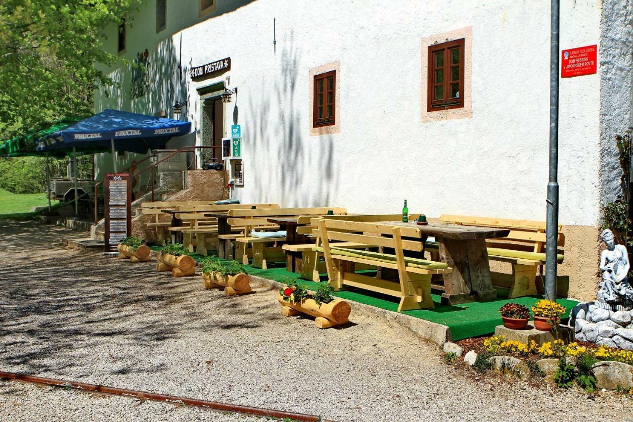 Dom Pristava Jesenice
